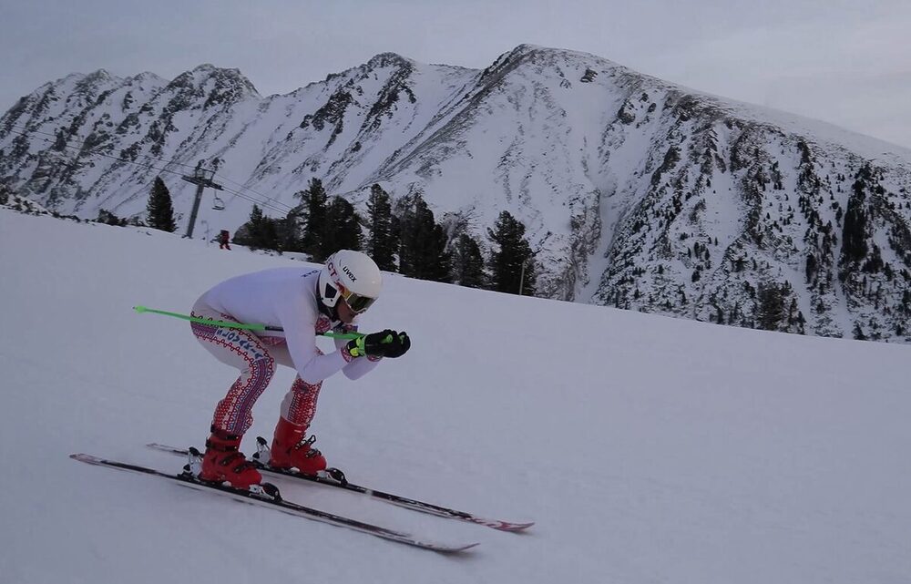 Skialpinista verzus rýchlostný lyžiar – v netradičnej výzve mal navrch najrýchlejší Slovák na lyžiach