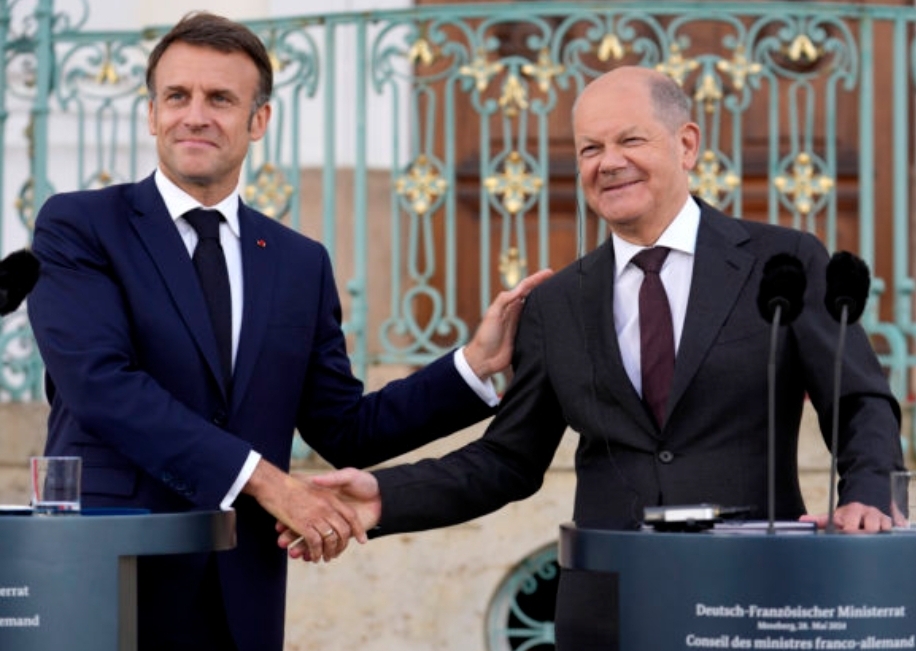 Macron a Scholz vyjadrili podporu ukrajinským útokom na vojenské ciele v Rusku